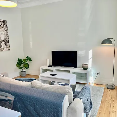 Mystay - Homie In Apartment